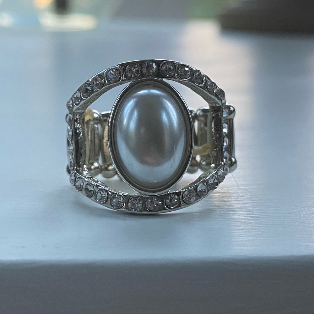 Pearl & Rhinestone Stretch Ring - Picture 3 of 11